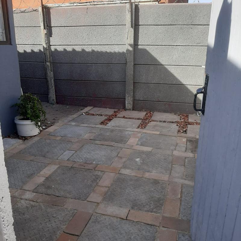 6 Bedroom Property for Sale in Ravensmead Western Cape